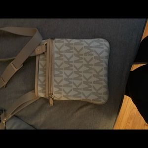 Michael kors crossbody